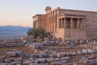 Athens-Acropolis, Museum and Plaka guided tour in Japanese (private)