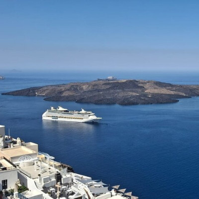 Santorini-Island tour for cruise travelers (small group)
